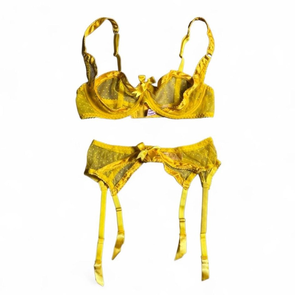 Yellow Agent Provocateur coquette bra and garter lingerie set size 34c size M